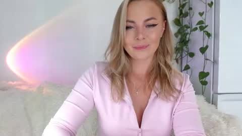 tokens_are_sexy online show from 08/05/26, 09:39