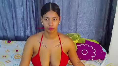 Snapshot of tokihoney chatting on 06/10/26, 09:25 Adela y juan online show from 06/10/26, 09:25