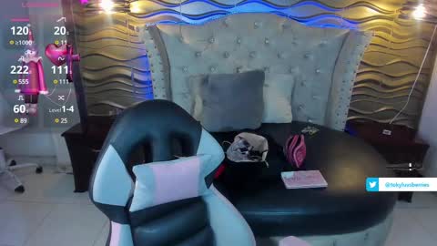 toky         online show from 02/18/25, 10:14