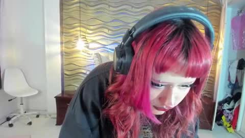 toky         online show from 02/19/25, 01:18