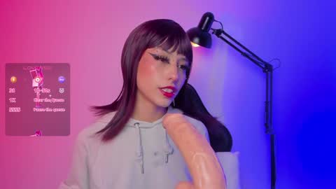  Halsey  Sofii  online show from 12/18/24, 12:10