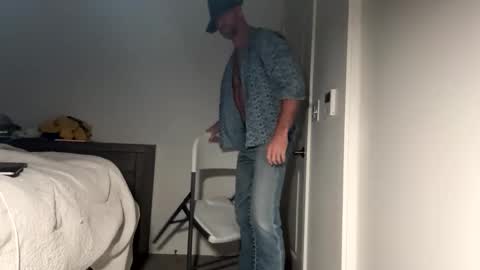 The Beekeeper online show from 12/14/25, 04:18