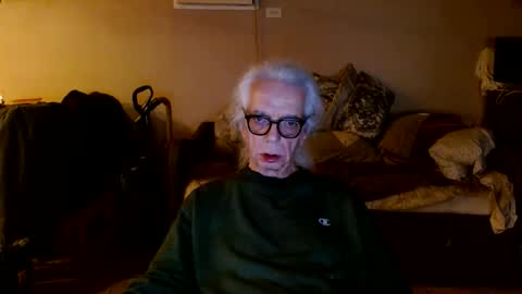 Snapshot of tom112292014 chatting on 02/16/26, 12:40 tom112292014 online show from 02/16/26, 12:40