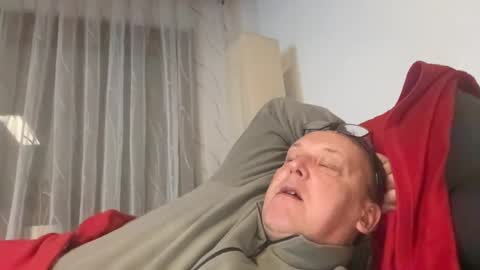 Snapshot of tom6644 chatting on 01/03/25, 06:14 Tom online show from 01/03/25, 06:14