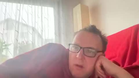 Snapshot of tom6644 chatting on 02/15/25, 08:11 Tom online show from 02/15/25, 08:11