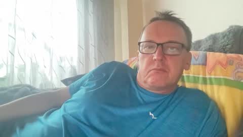 Snapshot of tom6644 chatting on 10/12/25, 04:06 Tom online show from 10/12/25, 04:06