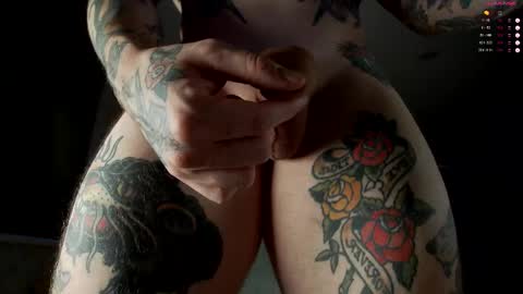 tom__ice online show from 10/19/25, 01:17