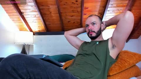 Snapshot of tom_bailey_ chatting on 09/12/25, 12:16 online show from 09/12/25, 12:16