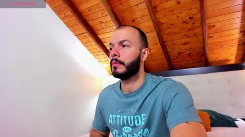 Snapshot of tom_bailey_ chatting on 09/30/25, 12:10 online show from 09/30/25, 12:10
