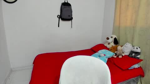 Snapshot of tom_blue10 chatting on 10/02/25, 01:07 Tom Blue online show from 10/02/25, 01:07