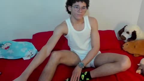 Snapshot of tom_blue10 chatting on 10/09/25, 05:22 Tom Blue online show from 10/09/25, 05:22