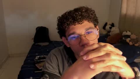 Snapshot of tom_blue10 chatting on 10/27/25, 04:33 Tom Blue online show from 10/27/25, 04:33