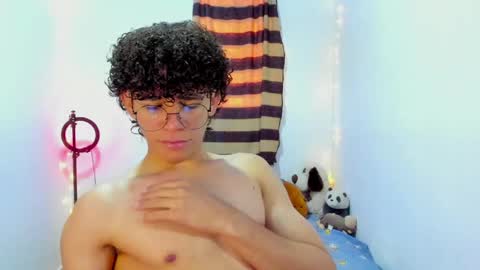 Tom Blue online show from 04/19/26, 03:55