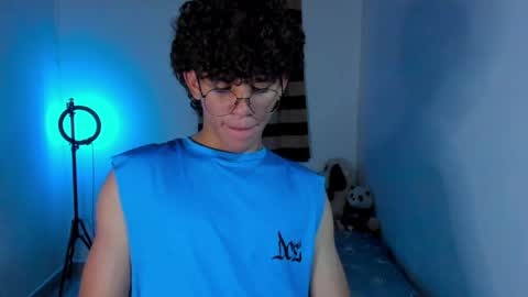 Tom Blue online show from 04/21/26, 02:51