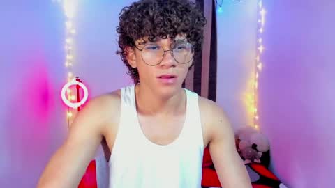 Snapshot of tom_blue10 chatting on 05/12/26, 03:14 Tom Blue online show from 05/12/26, 03:14