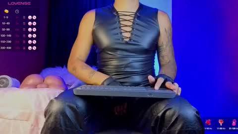 Tom online show from 10/01/25, 02:17