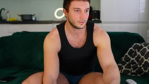 Snapshot of tom_fordd chatting on 04/19/26, 07:40 Tom online show from 04/19/26, 07:40