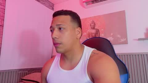 Tom muscle1 online show from 12/05/25, 11:41