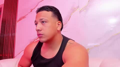 Tom muscle1 online show from 12/21/25, 12:23