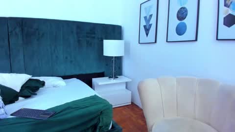 Snapshot of tom_silver_ chatting on 01/23/25, 10:44 Tom Silver online show from 01/23/25, 10:44