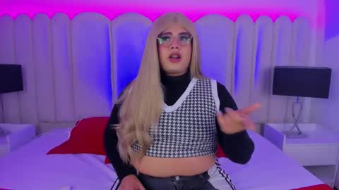 Snapshot of tom_silver_ chatting on 09/09/25, 08:14 Tom Silver online show from 09/09/25, 08:14