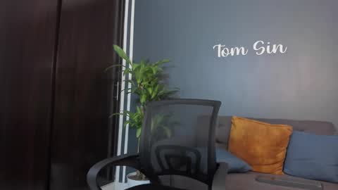 Tom Sin online show from 12/31/24, 06:57