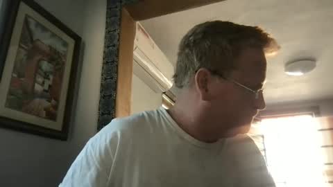 Snapshot of tomascausa chatting on 12/09/24, 05:30 Hola online show from 12/09/24, 05:30