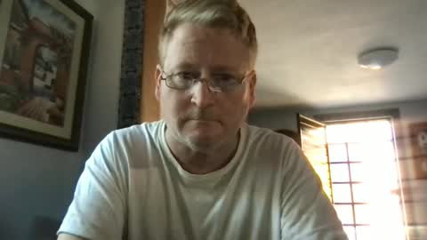 Snapshot of tomascausa chatting on 12/09/24, 10:30 Hola online show from 12/09/24, 10:30