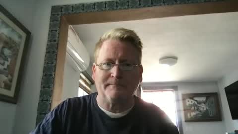 Snapshot of tomascausa chatting on 01/15/25, 08:48 Hola online show from 01/15/25, 08:48