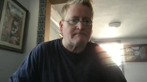 Snapshot of tomascausa chatting on 01/21/25, 06:02 Hola online show from 01/21/25, 06:02