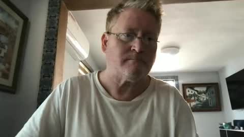 Snapshot of tomascausa chatting on 01/28/25, 06:17 Hola online show from 01/28/25, 06:17