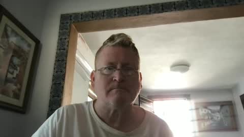 Snapshot of tomascausa chatting on 01/31/25, 06:36 Hola online show from 01/31/25, 06:36