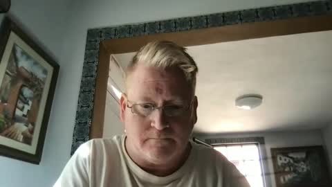 Snapshot of tomascausa chatting on 01/31/25, 09:37 Hola online show from 01/31/25, 09:37