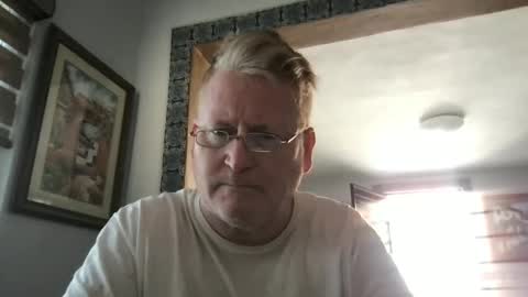 Snapshot of tomascausa chatting on 02/05/25, 06:15 Hola online show from 02/05/25, 06:15