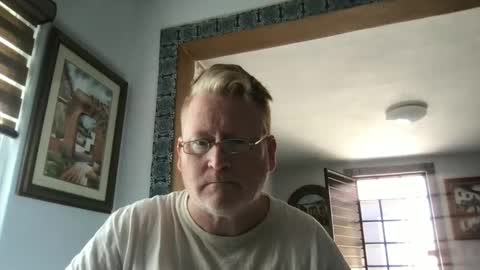 Snapshot of tomascausa chatting on 02/05/25, 09:18 Hola online show from 02/05/25, 09:18