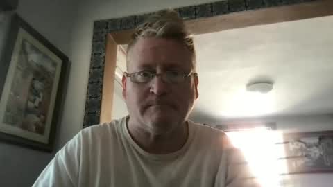 Snapshot of tomascausa chatting on 02/10/25, 06:03 Hola online show from 02/10/25, 06:03