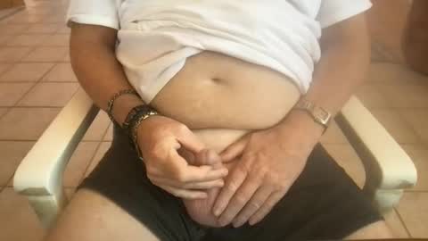 Snapshot of tomascausa chatting on 04/27/26, 05:00 Hola online show from 04/27/26, 05:00