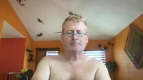 Snapshot of tomascausa chatting on 06/12/26, 08:41 Hola online show from 06/12/26, 08:41