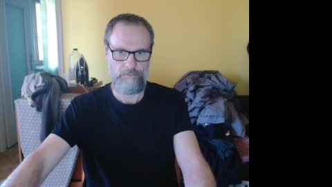 Snapshot of tomasmilian77 chatting on 03/03/25, 10:17 Tomas Milian online show from 03/03/25, 10:17