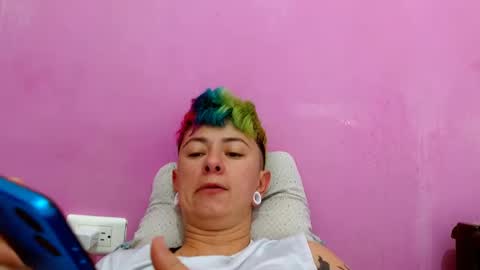 Blue online show from 10/05/25, 04:05