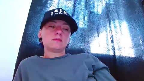 Blue online show from 04/24/26, 07:27