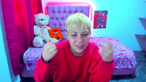 Snapshot of tomboygirl69 chatting on 12/15/24, 03:31 tomboygirl69 online show from 12/15/24, 03:31