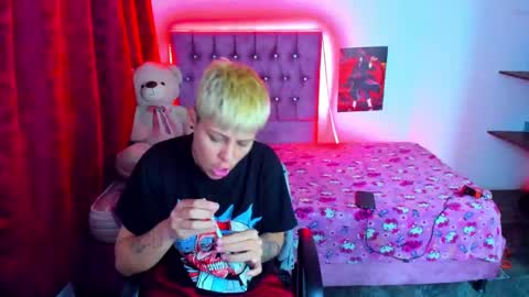 Snapshot of tomboygirl69 chatting on 12/22/24, 03:33 tomboygirl69 online show from 12/22/24, 03:33