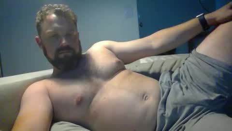 Snapshot of tombron85 chatting on 04/16/26, 04:46 tombron85 online show from 04/16/26, 04:46