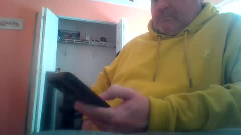 Snapshot of tomcat4848 chatting on 06/12/26, 01:43 tomcat4848 online show from 06/12/26, 01:43