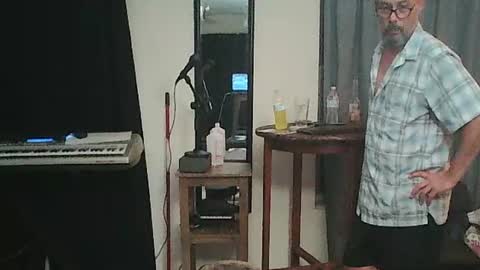 Snapshot of tomcatsawyer chatting on 07/01/26, 01:40 sirmuggsalot online show from 07/01/26, 01:40