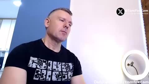 Snapshot of tomfoxcam chatting on 03/10/25, 06:49 Tom Fox online show from 03/10/25, 06:49