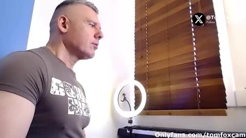 Snapshot of tomfoxcam chatting on 10/02/25, 07:37 Tom Fox online show from 10/02/25, 07:37