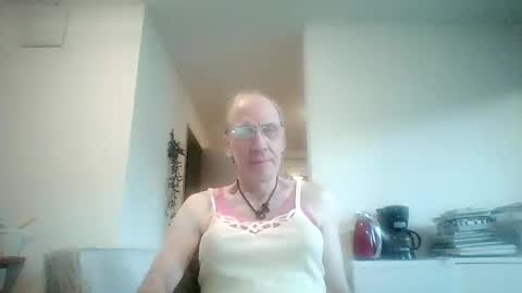 Snapshot of tomislav321 chatting on 05/01/26, 06:01 tomislav321 online show from 05/01/26, 06:01