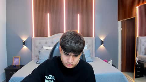 Tommy  online show from 10/21/25, 03:29